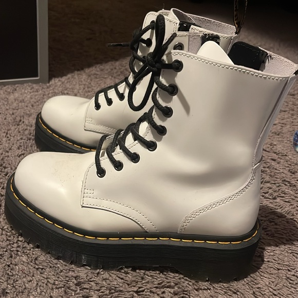 White platform doc martins - Picture 3 of 3